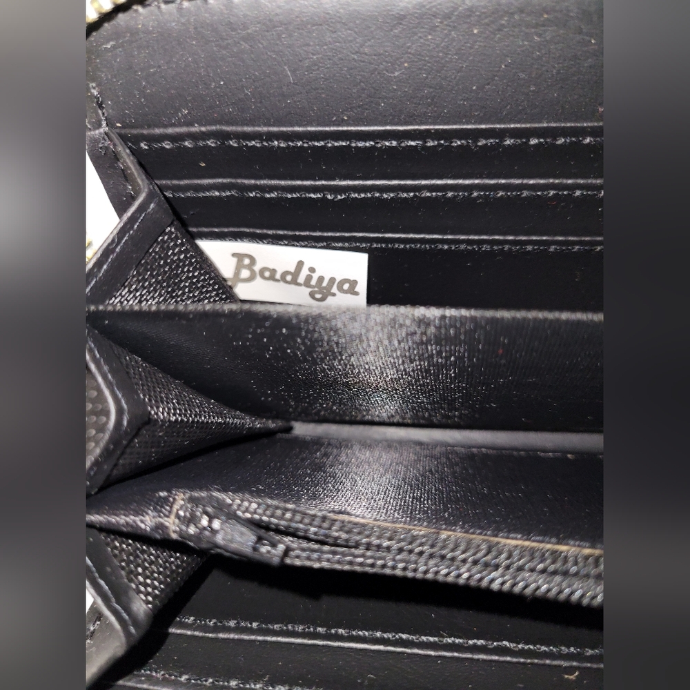 Badya White Pebbled Vegan Leather Full Zip Around Wallet Pineapple Design... - Picture 6 of 6